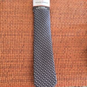 VAN HEUSEN BRAND MEN'S BLACK AND GREY GEOMETRICAL NECK TIE